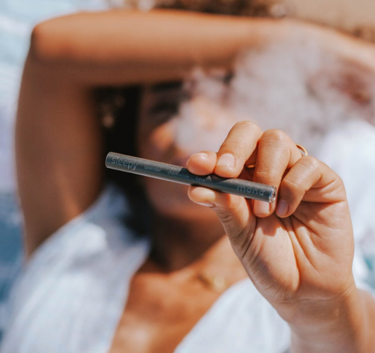 How Aromatherapy Fits Into a Healthy Nighttime Routine